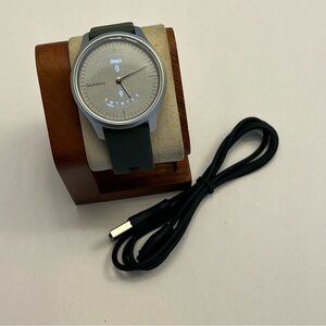 Garmin Vivomove Style (like new, Charger included)